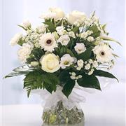 White and Cream Aquapack Bouquet