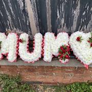 MUM Letters with Floral Heart