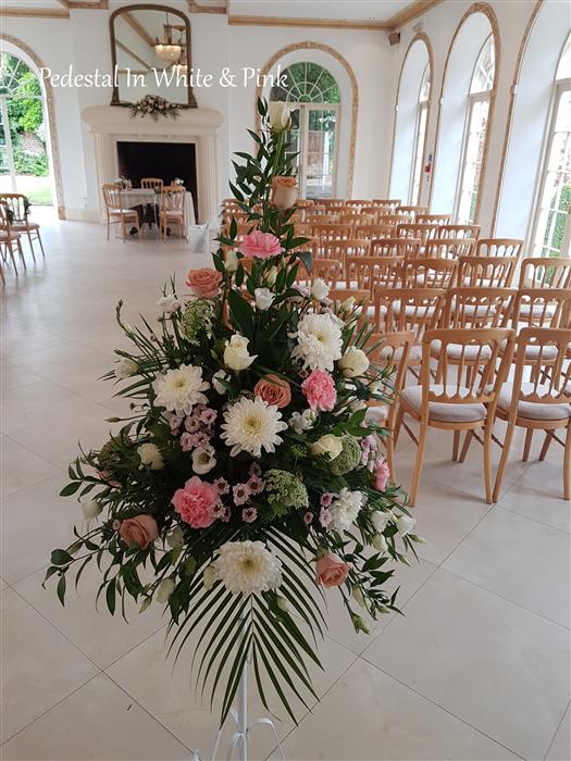 Pretty Pastel Colours Rays Florist Wedding Flowers 01252 311966